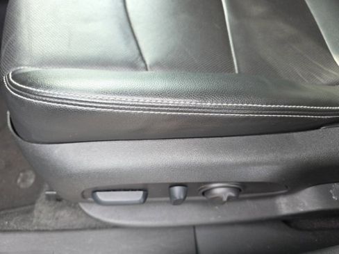 Used 2024 GMC Terrain SLT image 15