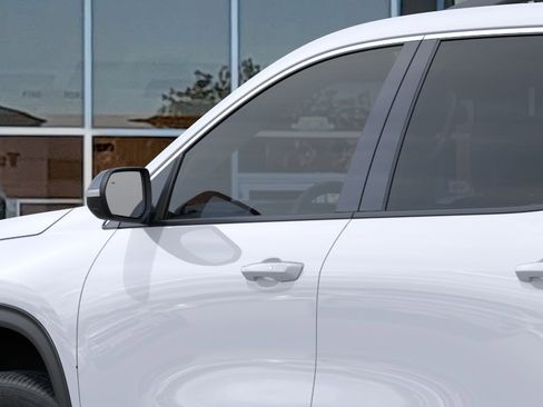 New 2026 Chevrolet Traverse LT w/ Driver Confidence Package FWD image 12