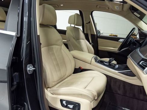 Used 2019 BMW X7 xDrive50i w/ Premium Package image 26