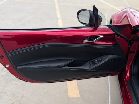 New 2026 MAZDA MX-5 Miata Club w/ Weather Package RWD image 14