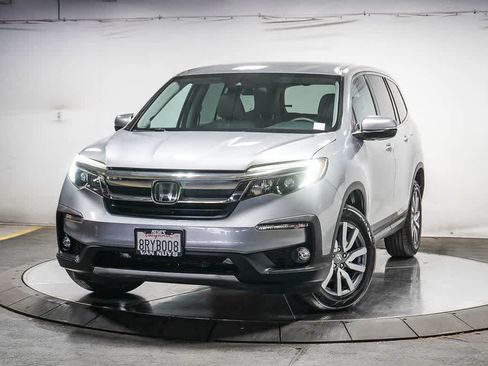 Used 2020 Honda Pilot EX image 1