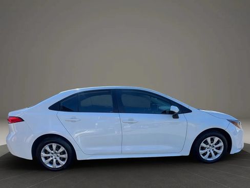 Used 2020 Toyota Corolla LE FWD image 4