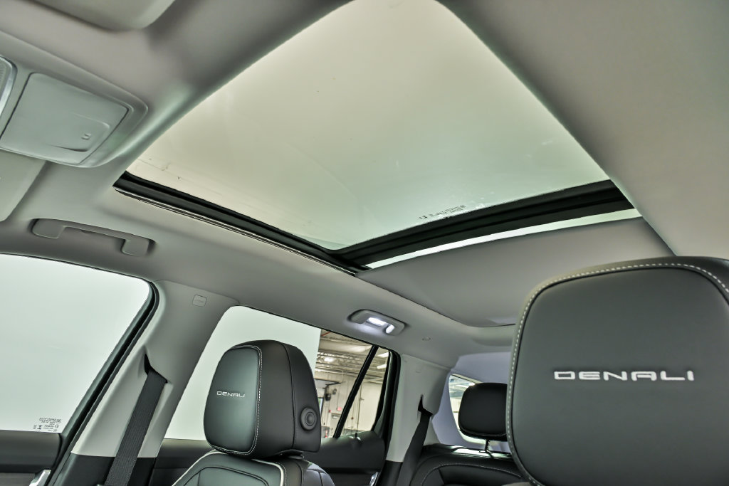 New 2027 GMC Terrain Denali w/ LPO, Floor Liner Package AWD/4WD image 8