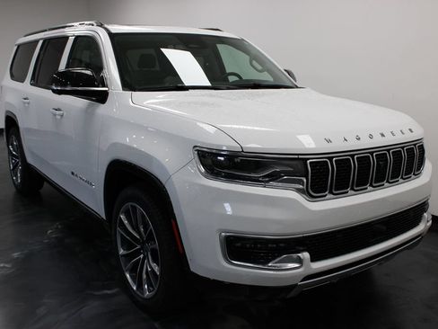 Used 2024 Jeep Wagoneer L Series III w/ Premium Group I AWD/4WD image 33