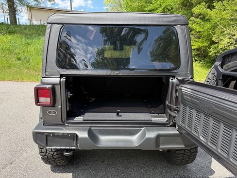 Used 2025 Jeep Wrangler Unlimited Sport image 19