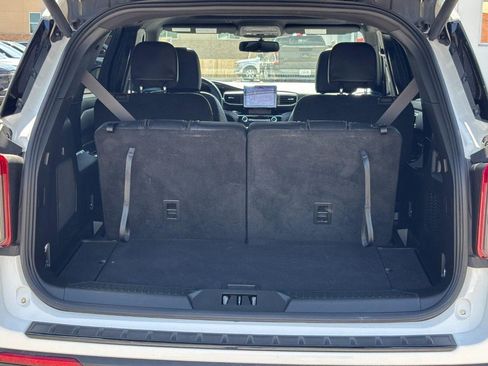 Used 2024 Ford Explorer ST-Line w/ Class IV Trailer Tow Package AWD/4WD image 9