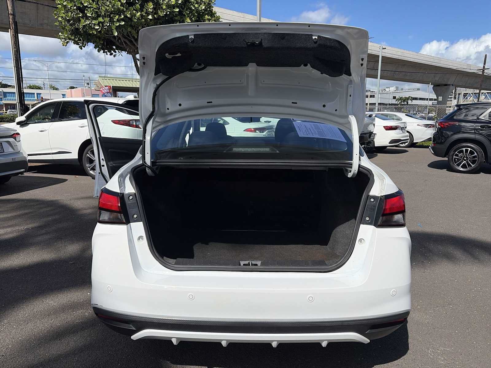 Used 2022 Nissan Versa S FWD image 19