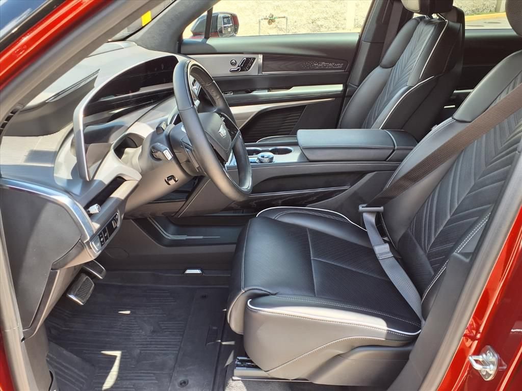 Certified 2026 Cadillac Vistiq Platinum w/ LPO, Floor Liner Package AWD/4WD image 20