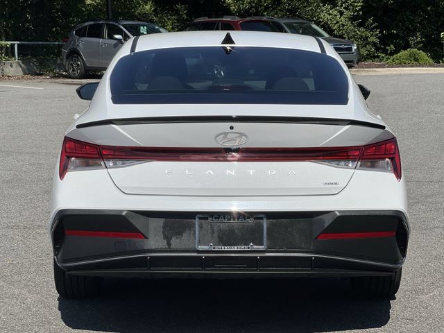 Certified 2025 Hyundai Elantra SEL FWD image 18