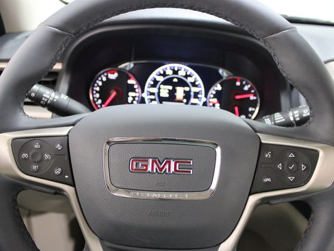 Used 2023 GMC Acadia Denali AWD/4WD image 9