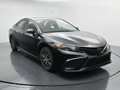 Used 2024 Toyota Camry SE FWD image 2