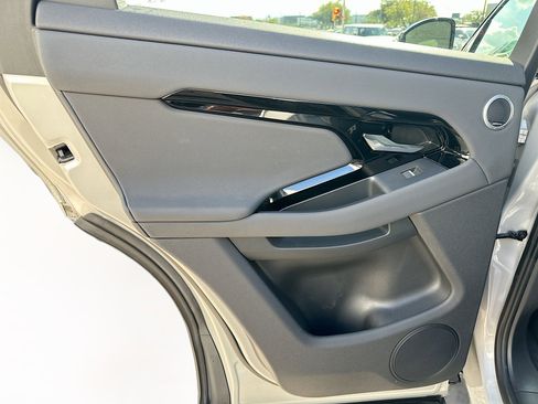 Used 2025 Land Rover Range Rover Evoque S image 26