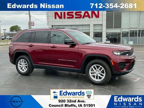 Used 2024 Jeep Grand Cherokee Laredo X AWD/4WD image 1