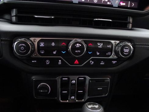 New 2025 Jeep Wrangler Unlimited Sahara w/ Safety Group image 13