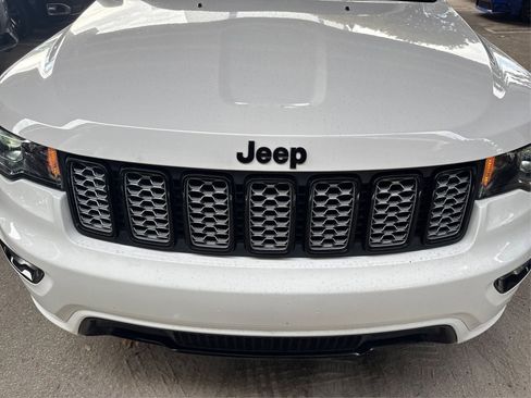 Used 2021 Jeep Grand Cherokee Laredo X image 13