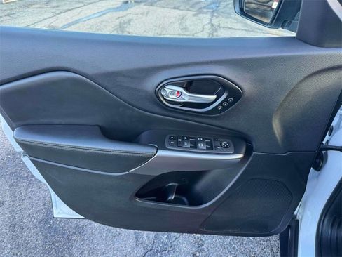 Used 2022 Jeep Cherokee Limited image 15