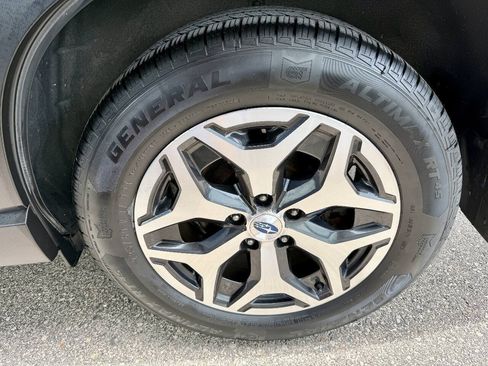 Used 2019 Subaru Forester Premium AWD/4WD image 15