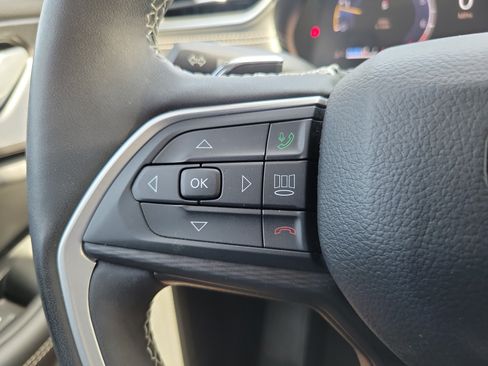 Used 2023 Jeep Grand Cherokee L Laredo w/ Luxury Tech Group I RWD image 18