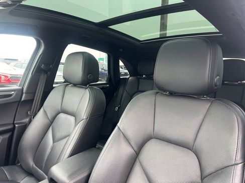 Used 2021 Porsche Macan S image 16