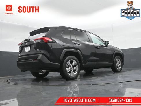 Used 2025 Toyota RAV4 XLE AWD/4WD image 36