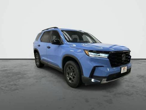 Used 2024 Honda Pilot TrailSport image 6
