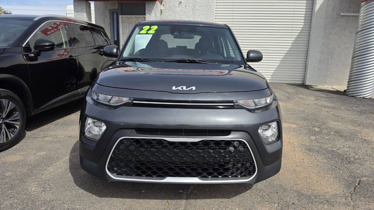 Used 2022 Kia Soul LX w/ Technology Package FWD image 3