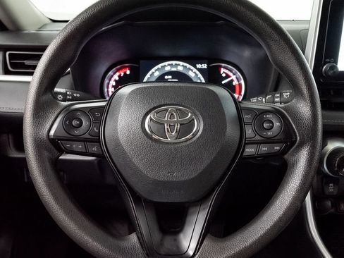 Used 2025 Toyota RAV4 XLE AWD/4WD image 13