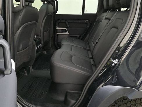 Used 2023 Land Rover Defender 110 S image 9