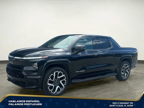 Certified 2025 Chevrolet Silverado EV RST AWD/4WD image 2
