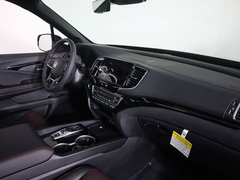 New 2026 Honda Ridgeline Black Edition image 16