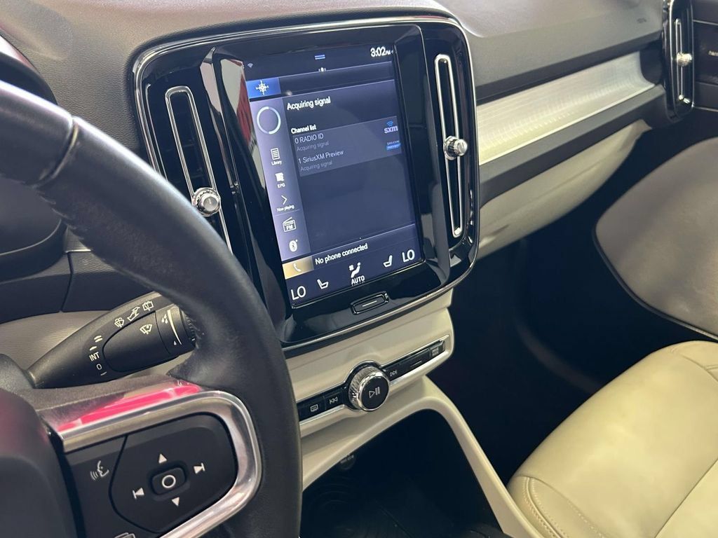 Used 2019 Volvo XC40 T5 Momentum AWD/4WD image 22