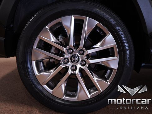 Used 2021 Toyota RAV4 XLE Premium FWD image 21