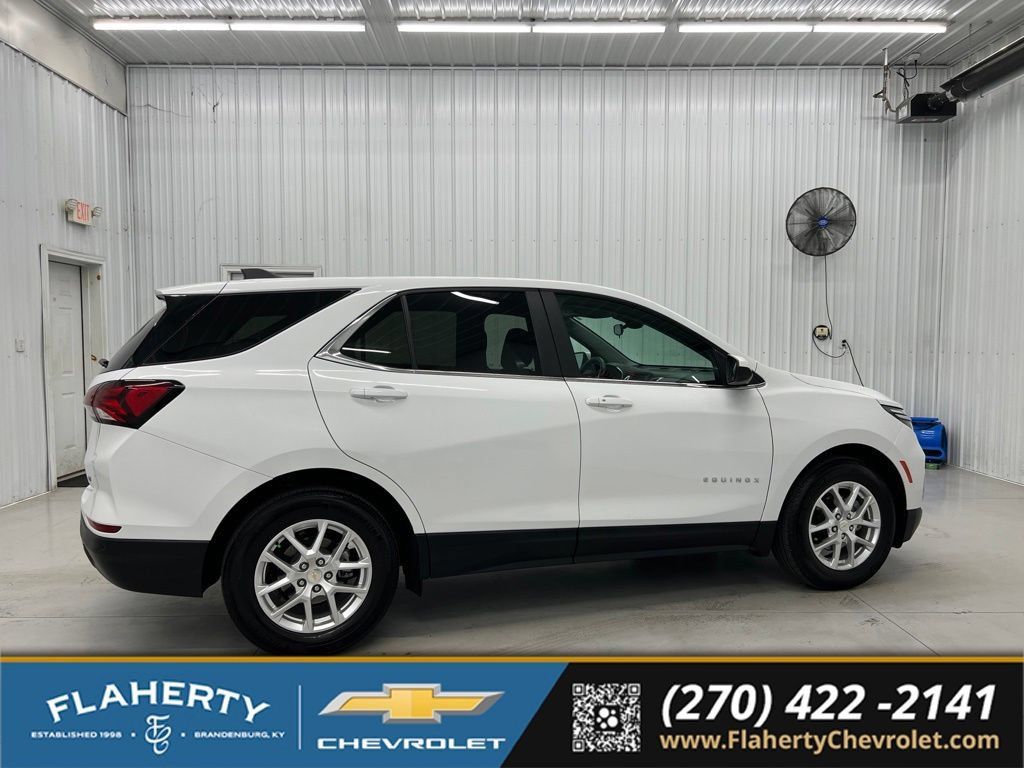 Used 2024 Chevrolet Equinox LT FWD image 2