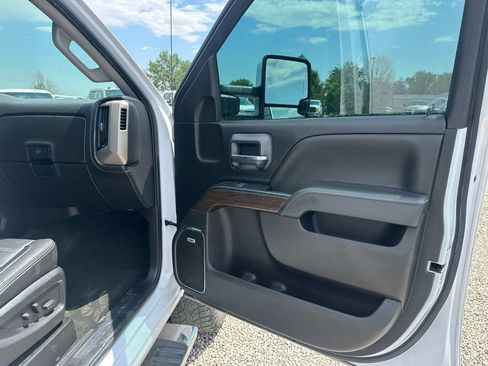 Used 2018 GMC Sierra 3500 Denali w/ Duramax Plus Package AWD/4WD image 13