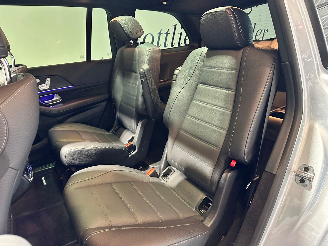 Certified 2025 Mercedes-Benz GLS 450 4MATIC image 33
