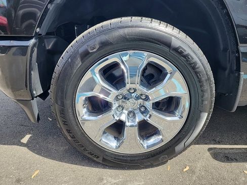 Used 2019 RAM 1500 Big Horn AWD/4WD image 11