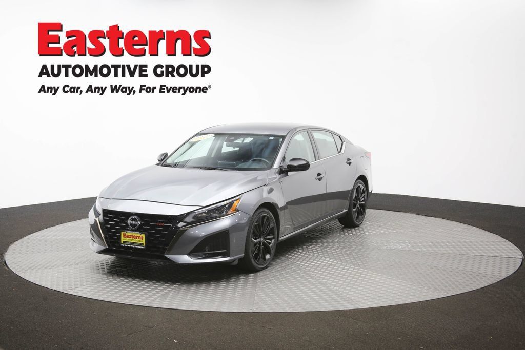 Used 2023 Nissan Altima 2.5 SR FWD image 56