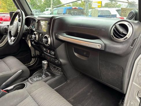 Used 2012 Jeep Wrangler Sahara image 6