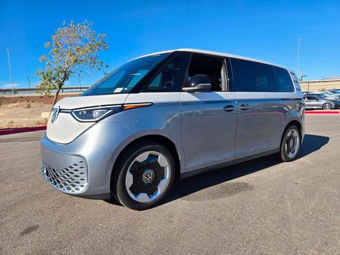 New 2025 Volkswagen ID. Buzz Pro S Plus RWD image 2
