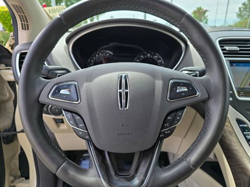 Used 2018 Lincoln MKX Select w/ Select Plus Package AWD/4WD image 14