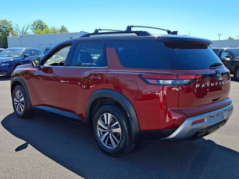 Certified 2023 Nissan Pathfinder SL AWD/4WD image 4
