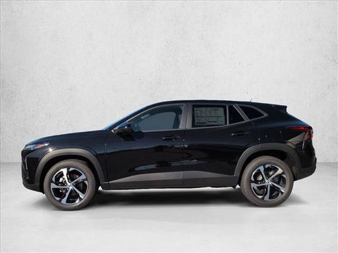 New 2026 Chevrolet Trax RS w/ Sunroof Package FWD image 5