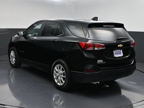 Used 2024 Chevrolet Equinox LS w/ LS Convenience Package FWD image 6