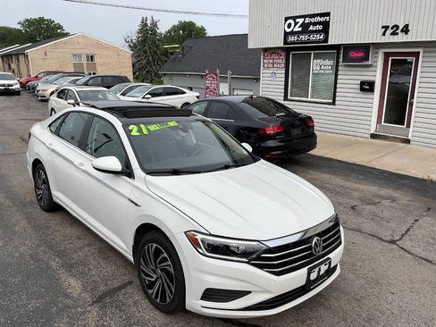 Used 2021 Volkswagen Jetta SEL FWD image 2