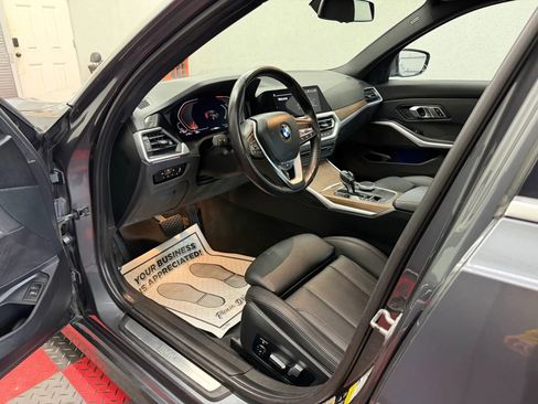Used 2019 BMW 330i xDrive Sedan w/ Premium Package AWD/4WD image 8