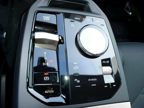 New 2026 BMW iX xDrive60 w/ Premium Package image 18