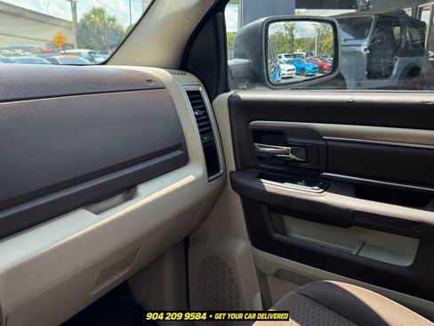 Used 2016 RAM 1500 Classic SLT AWD/4WD image 18
