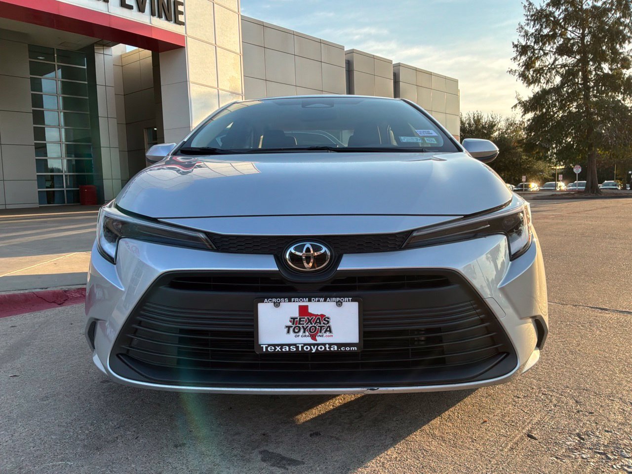 Used 2026 Toyota Corolla LE FWD image 3