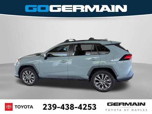 Used 2021 Toyota RAV4 XLE Premium image 9