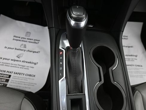 Used 2018 Chevrolet Equinox Premier image 22